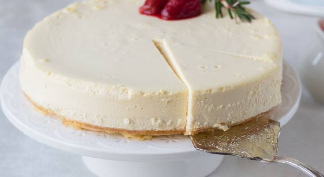 Mai rinunciare al dolce: come preparare la cheesecake light