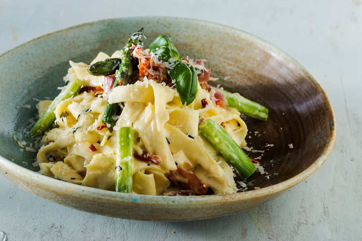 asparagus and bacon pasta