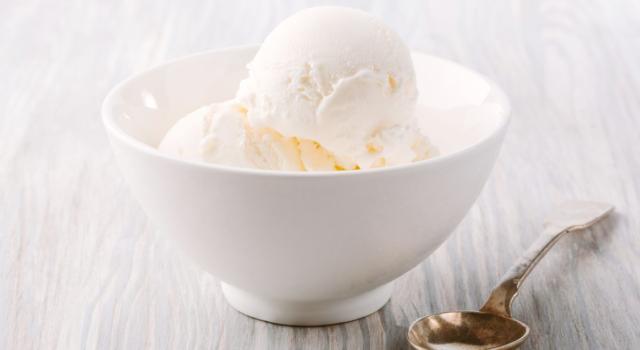 Buono da solo, con la frutta o con la torta: è il gelato allo yogurt!
