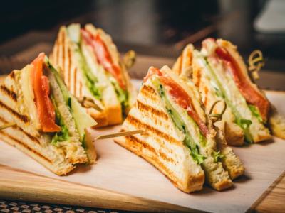 Toast vegetariano