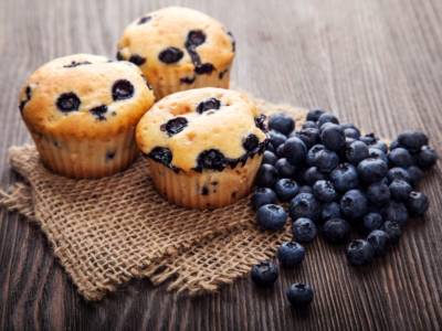 Muffin vegani al latte di soia e mirtilli