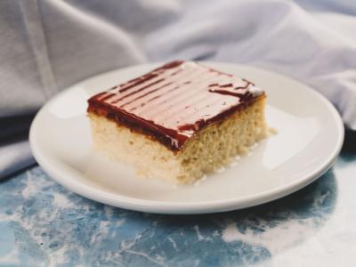 Poke cake, una ricetta vintage che non passa mai di moda