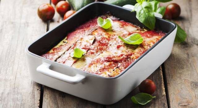 Parmigiana di zucchine al forno: un piatto ricco e delicato