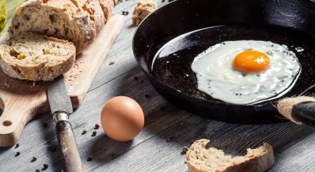 Come fare le uova all&#8217;occhio di bue: la ricetta perfetta