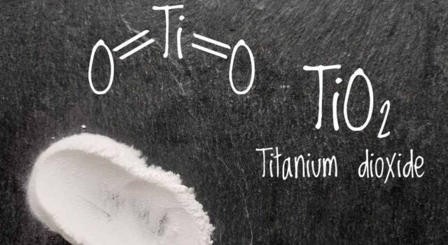 Biossido di titanio, l&#8217;EFSA lo dichiara non più sicuro: facciamo chiarezza