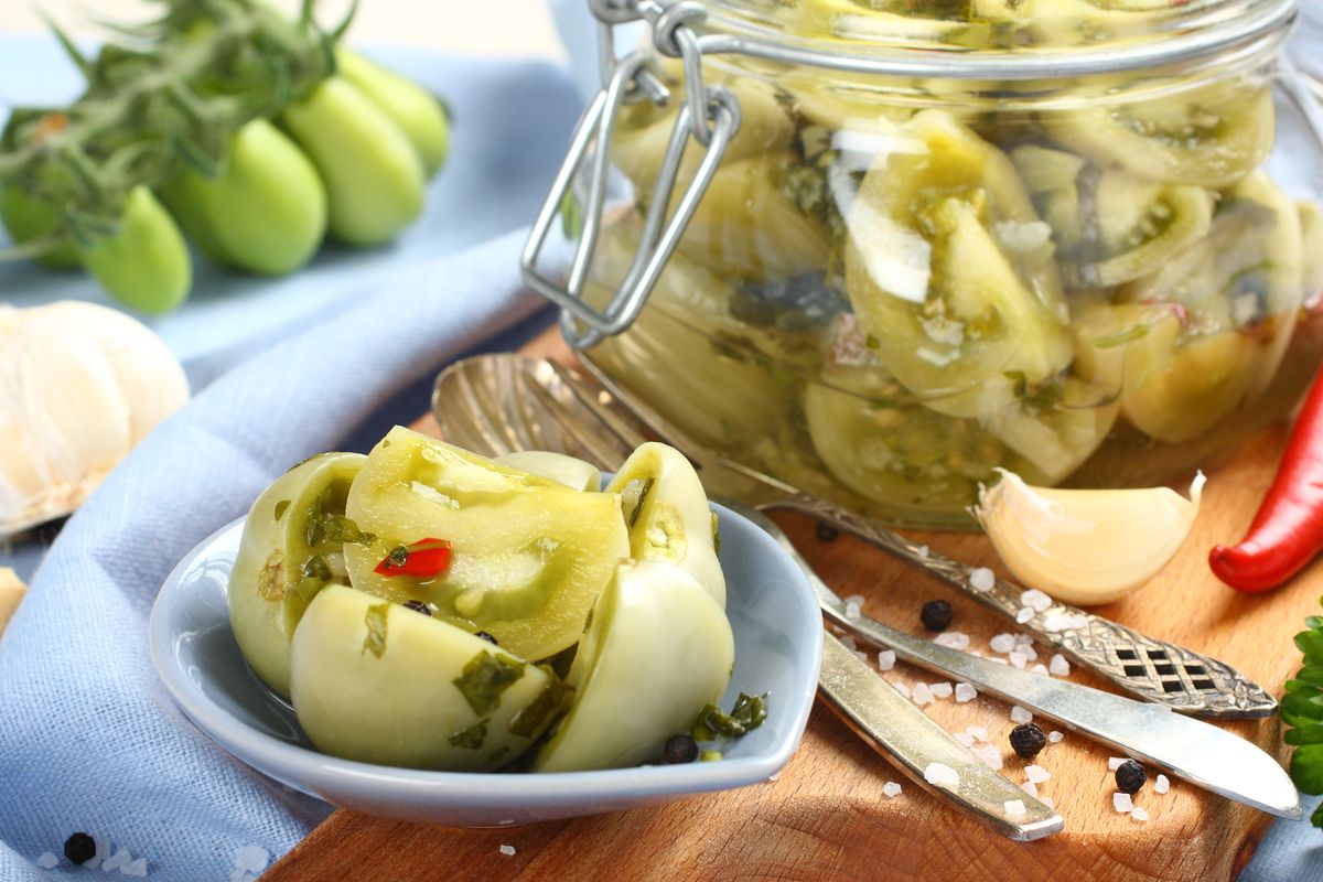 Pickled green tomatoes