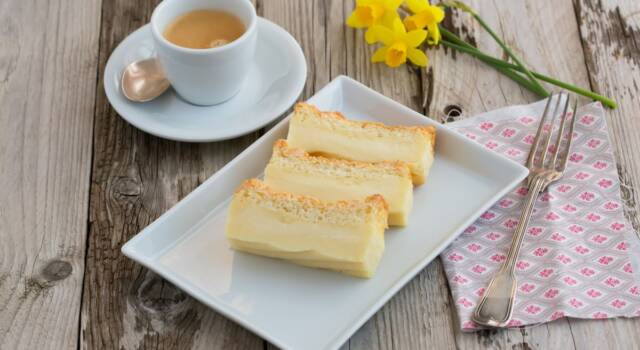 Torta magica alla vaniglia: la ricetta originale per creare tre strati perfetti