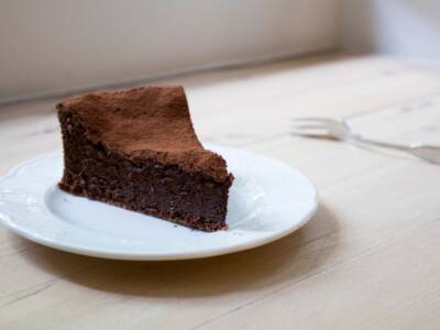 Non è una torta e neanche una mousse: è la ricetta della torta mousse al cioccolato!