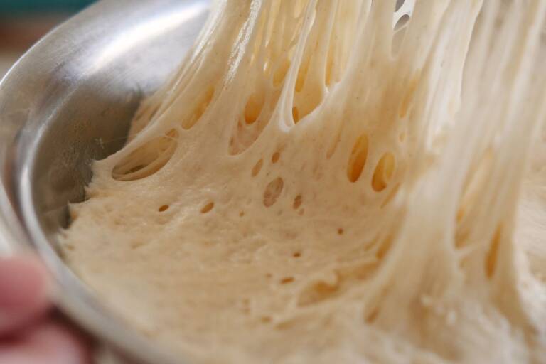 Autolisi cos'è e come funziona la tecnica per pane e pizza