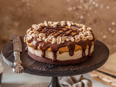 Torta Snickers: impossibile resisterle