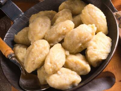 Cajettes: i particolari gnocchi piemontesi di patate (o pane)