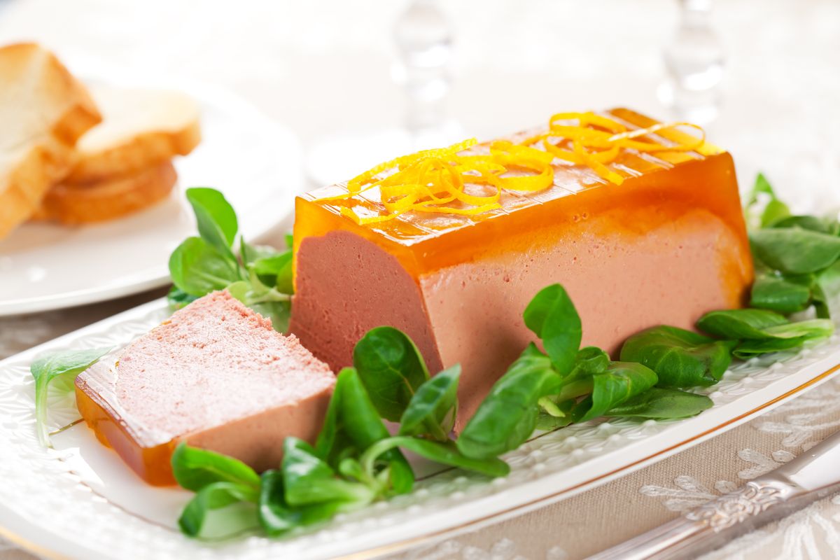 Liver pâté with gelatin