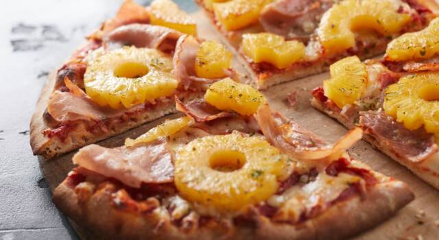 Non solo con l&#8217;ananas: ecco le pizze più strane e assurde!