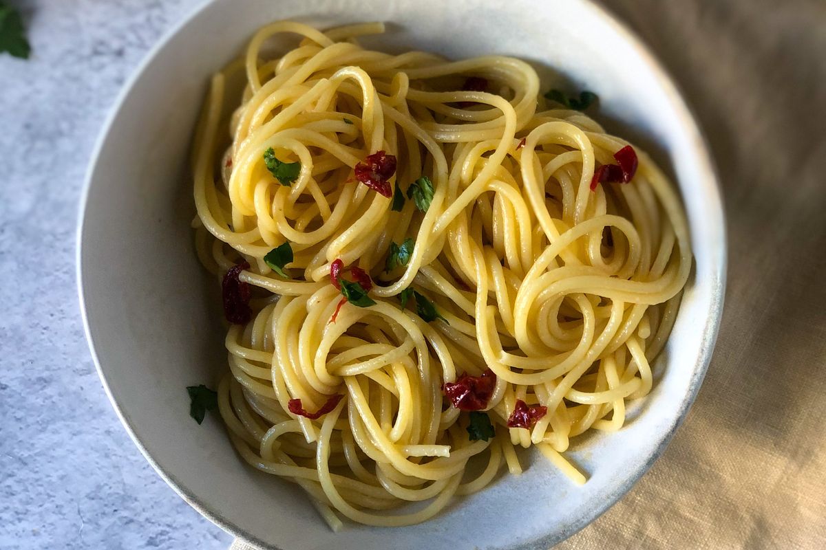 Spaghetti with garlic, oil and hot peppers