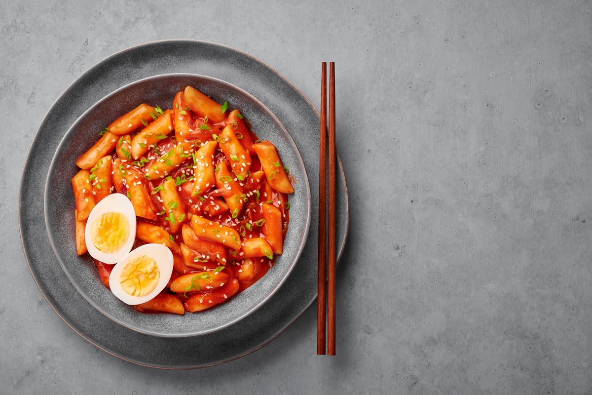 tteokbokki (gnocchi di riso coreani in salsa piccante . anzi  piccantissima) - Foto di Lee's Korean Restaurant Nagrin, Milano -  Tripadvisor