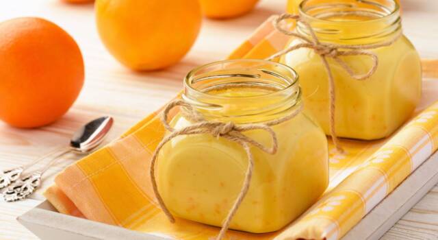 Versatile e deliziosa, la crema all&#8217;arancia con il Bimby è a dir poco strepitosa