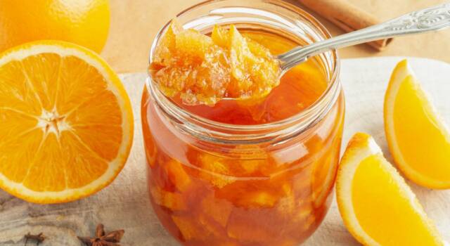 Non lasciatevi sfuggire la ricetta della marmellata di arance con la buccia!