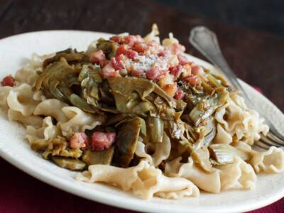 Pasta carciofi e salsiccia