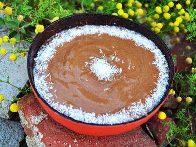 Bounty porridge: cocco e cioccolato per una colazione piena di sprint