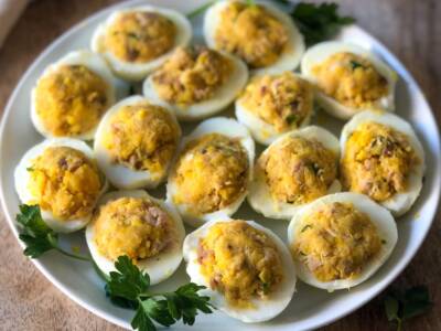Come fare le uova ripiene? La video ricetta deliziosa per un antipasto goloso