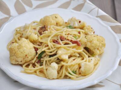 Pasta con caovlfiore e pancetta