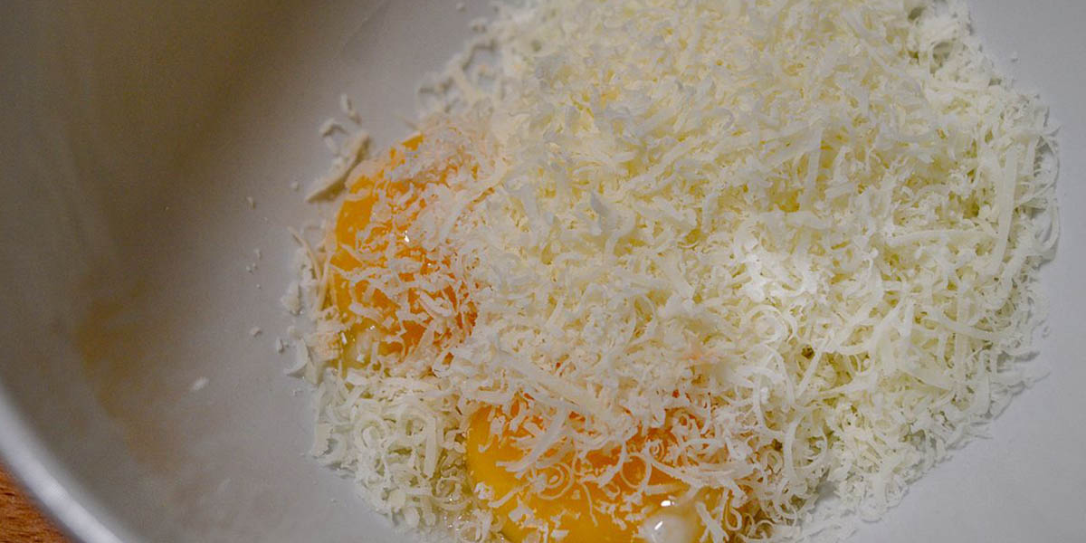Cream with pecorino cheese and eggs