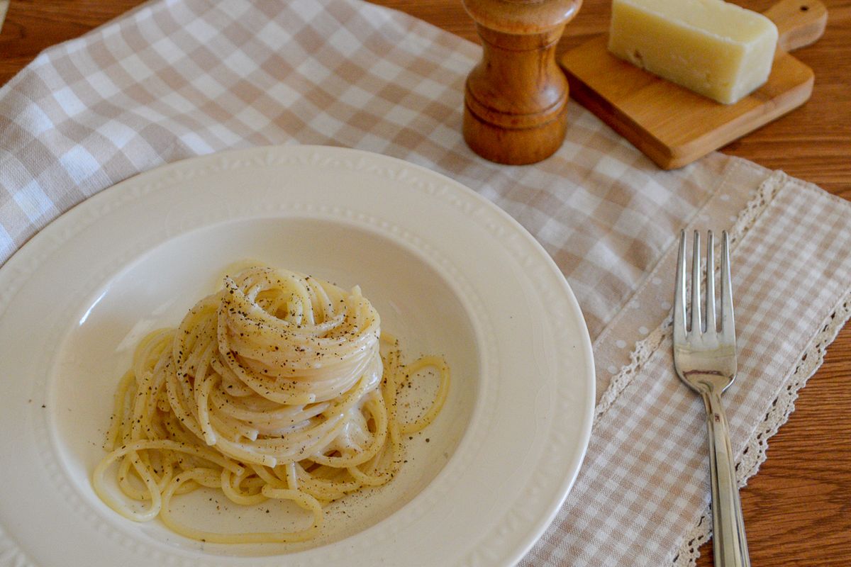 Pasta cacio e pepe: la ricetta originale del primo piatto romano