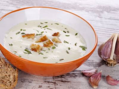 Zuppa d’aglio: un primo piatto semplice e salutare