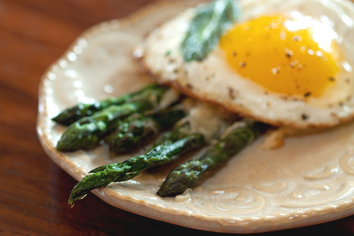 Asparagi alla milanese