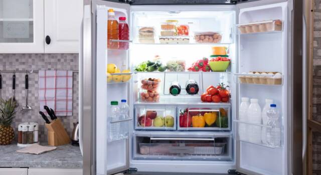 Nulla si lascia al caso, ecco come disporre gli alimenti in frigorifero
