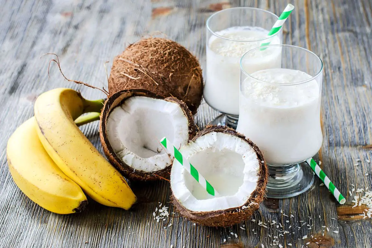 Frullato latte di cocco e banana: sano, dolce e nutriente
