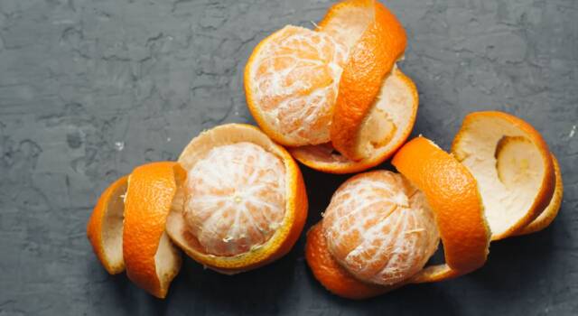 Uno, nessuno, mille modi per riciclare le bucce di mandarino!