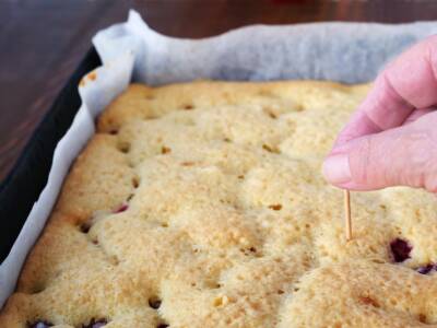 Come fare la prova dello stecchino nelle torte e a cosa serve