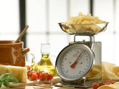 Come cambia il peso degli alimenti, cotti e crudi