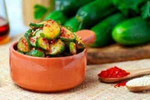 insalata di cetrioli alla coreana