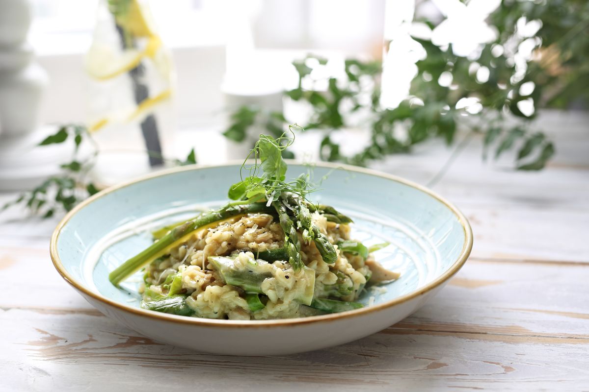 Risotto with asparagus and zucchini