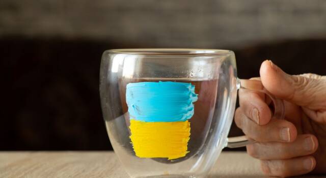 Tè Zelensky: arriva la bevanda forte dedicata al premier ucraino