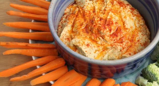 Hummus di carote, semplice e saporita