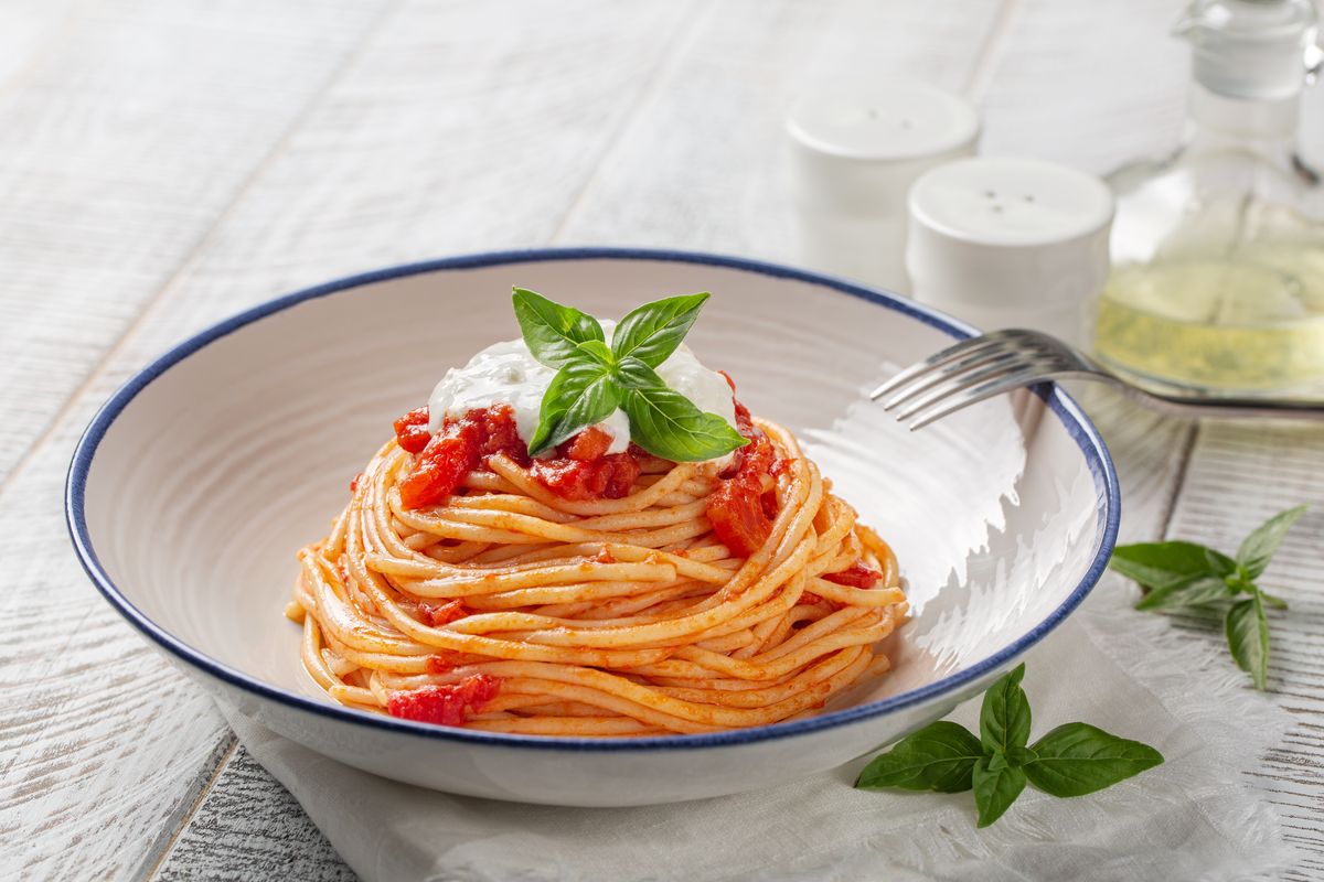 pasta pomodoro e burrata