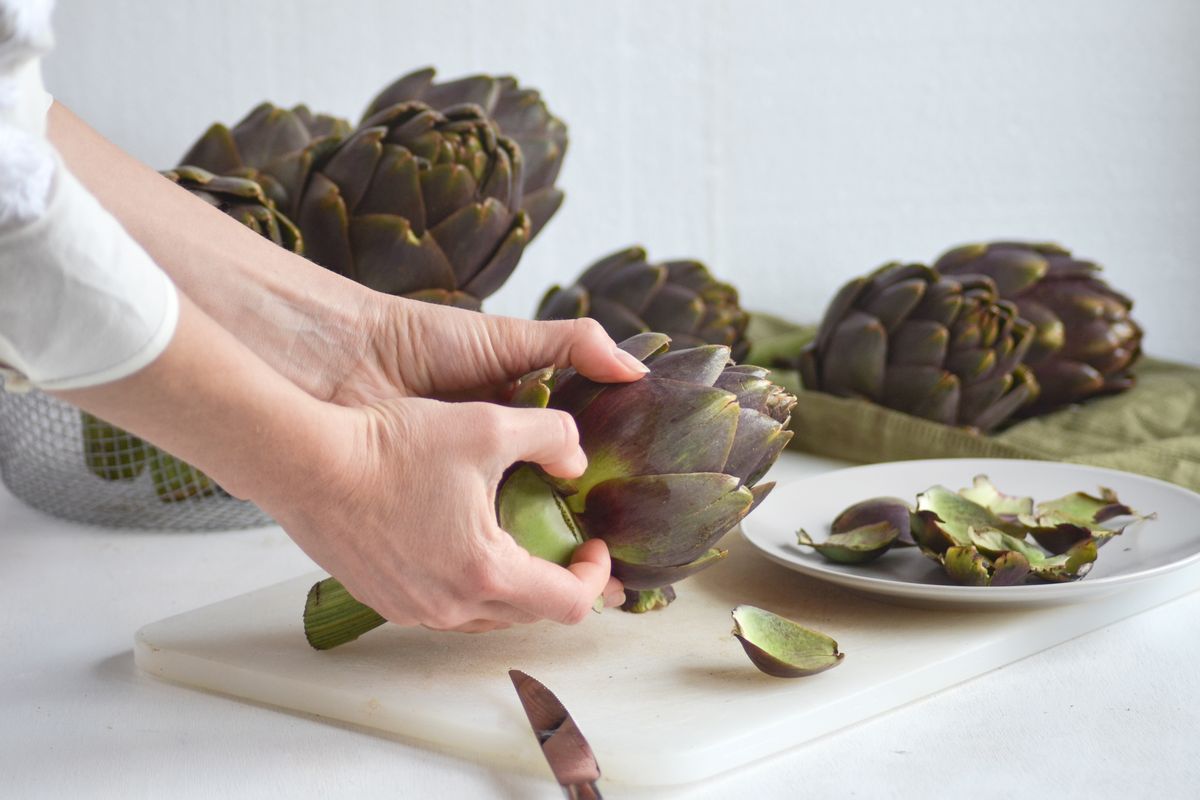 External artichoke leaves