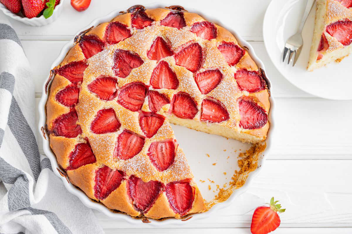 Strawberry cake