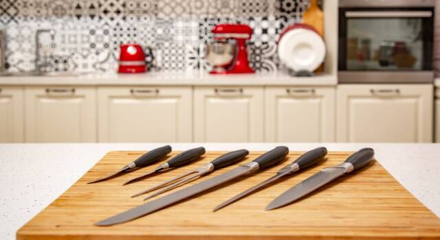 Nomi e caratteristiche di tutti i tipi di coltelli da cucina