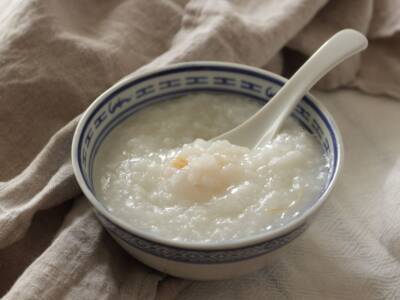 La ricetta del congee asiatico a base di riso è semplicissima!