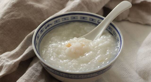 La ricetta del congee asiatico a base di riso è semplicissima!