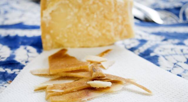 Conservare le croste di formaggio: mille modi per usarle