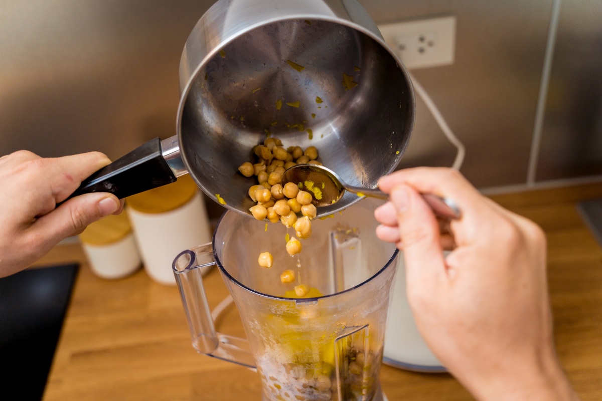 Velvety chickpea preparation