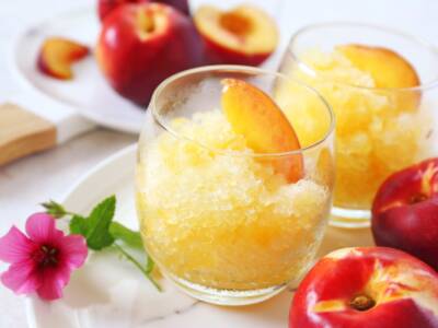 Granita alla pesca fatta in casa, la ricetta siciliana