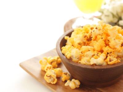 Come fare i pop corn al formaggio? Ve lo sveliamo subito