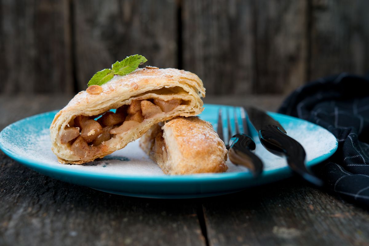 strudel pere e amaretti