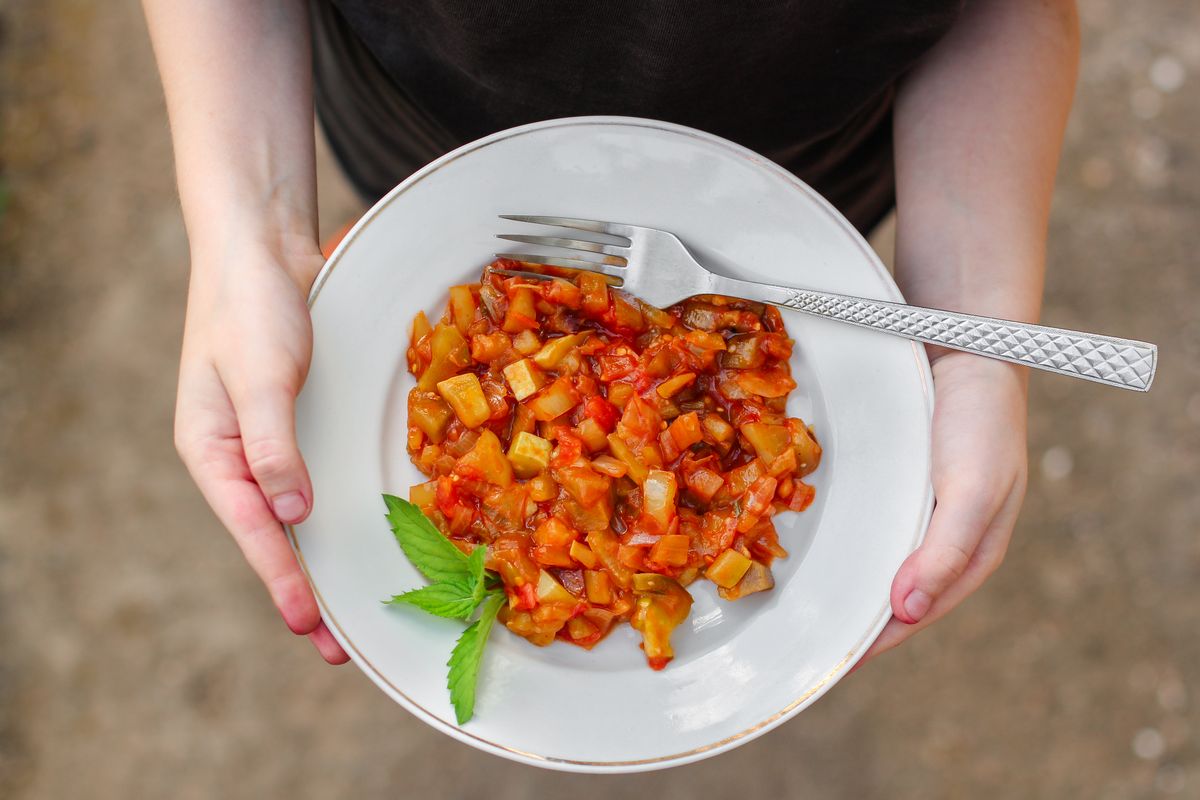 Zucchini with tomato